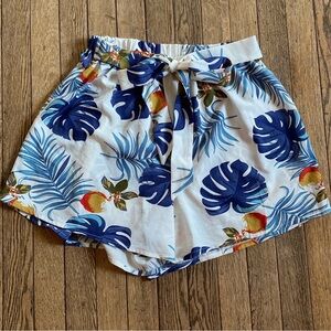 Shein White Tropical Palm Leaf Women’s Medium Light & Breezy Front Tie Shorts
